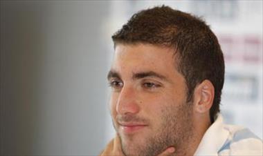 /deportes/gonzalo-higuain-se-ira-a-inglaterra-y-zlatan-al-real-madrid/13069.html